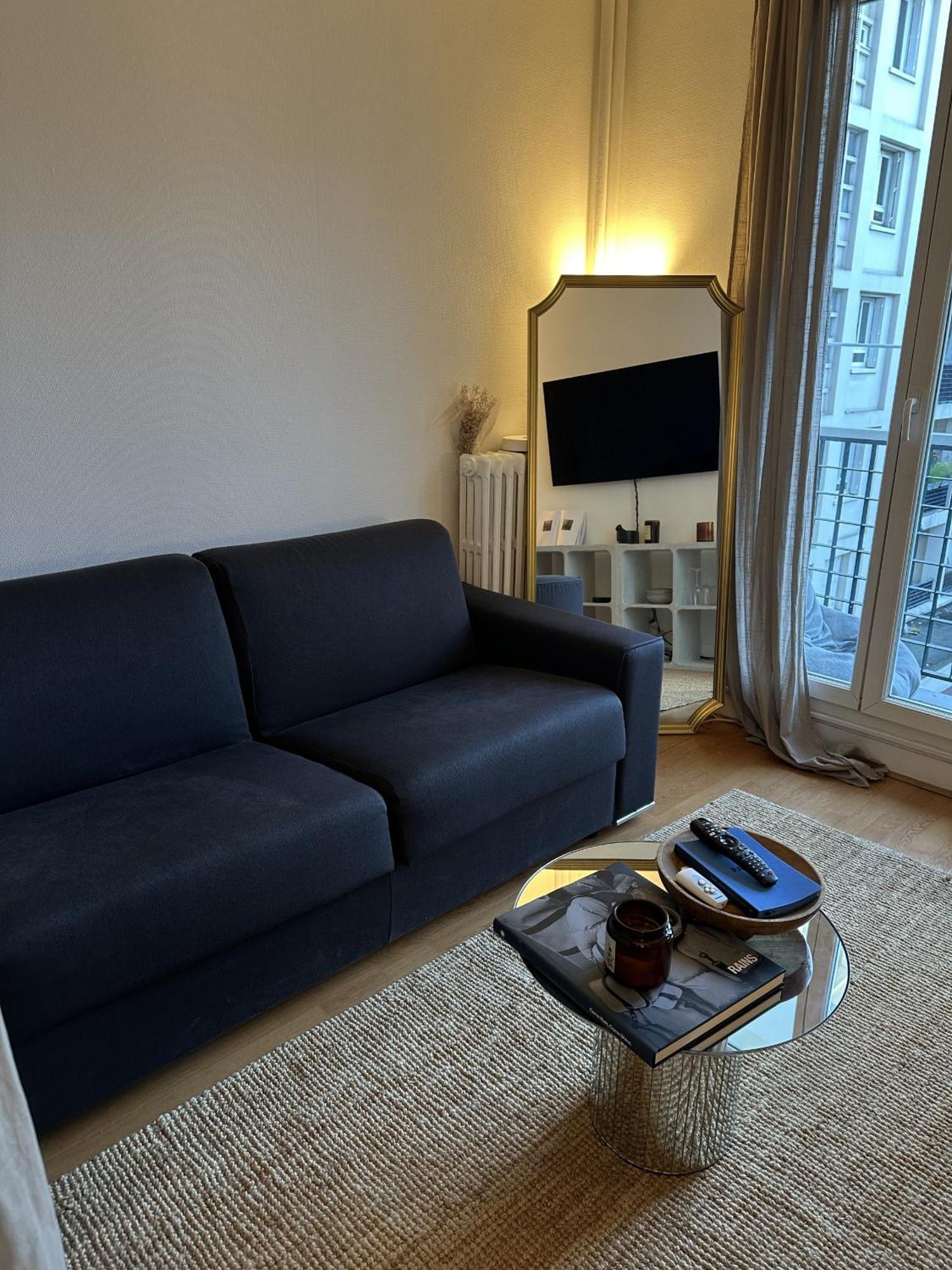 Apartment Spacieux De Charme Ideal Pour Les Couples Ou Les Familles Paris